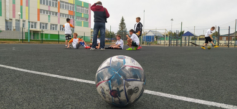 Cоревнования по футболу на первенство района среди учащихся 2012 г.р. и младше.