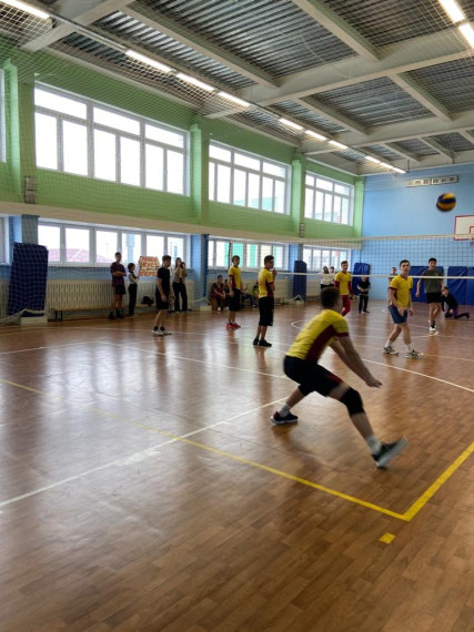 Соревнования по волейболу среди юношей и девушек в зачёт зимней Спартакиады.